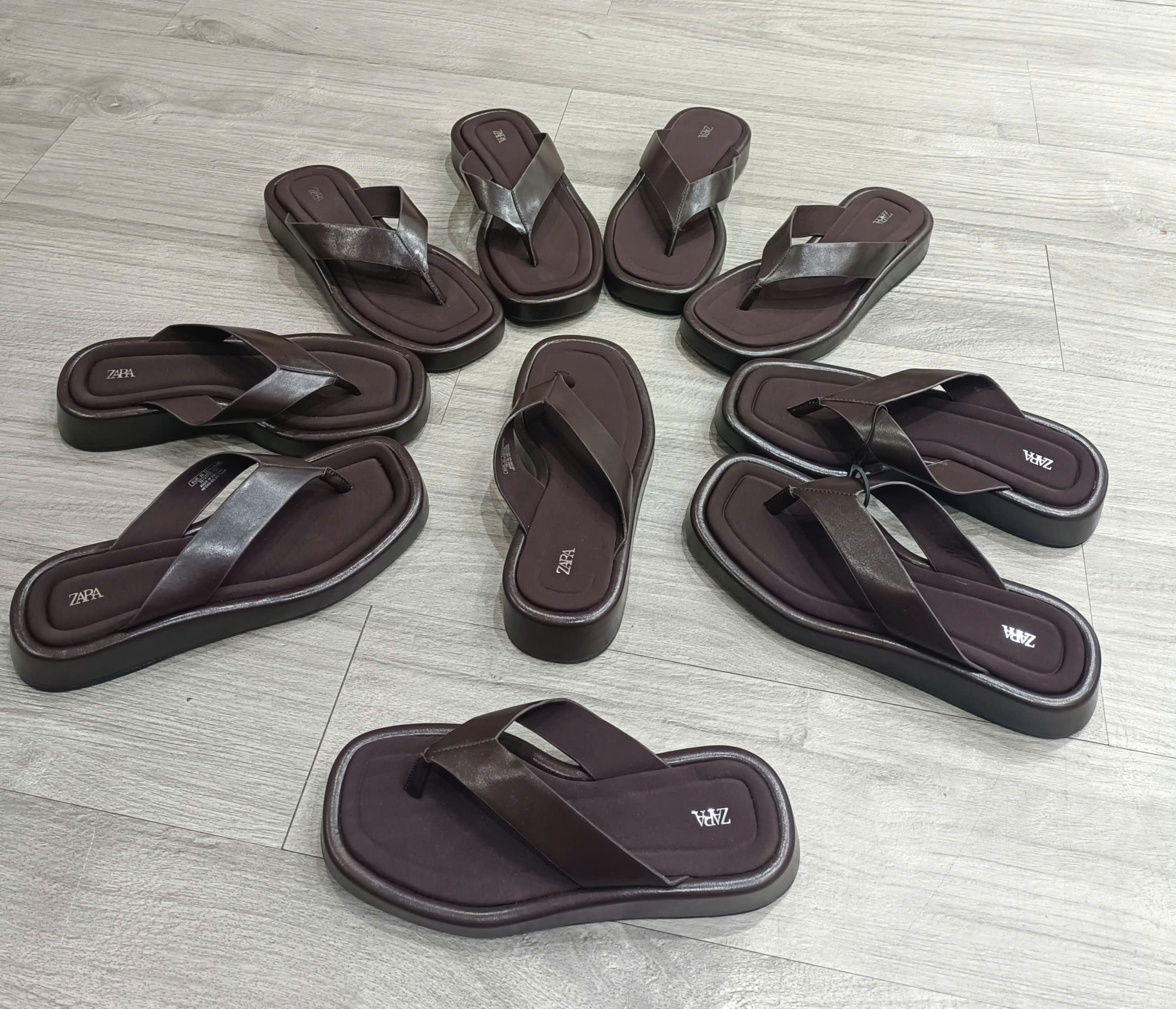 DÉP ĐẾ BẰNG QUAI KẸP ZARA