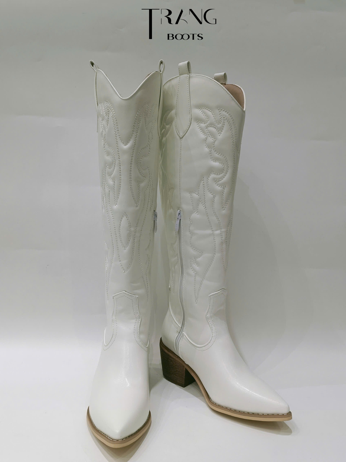 COWBOY KNEE BOOTS TRẮNG HỌA TIẾT NỔI