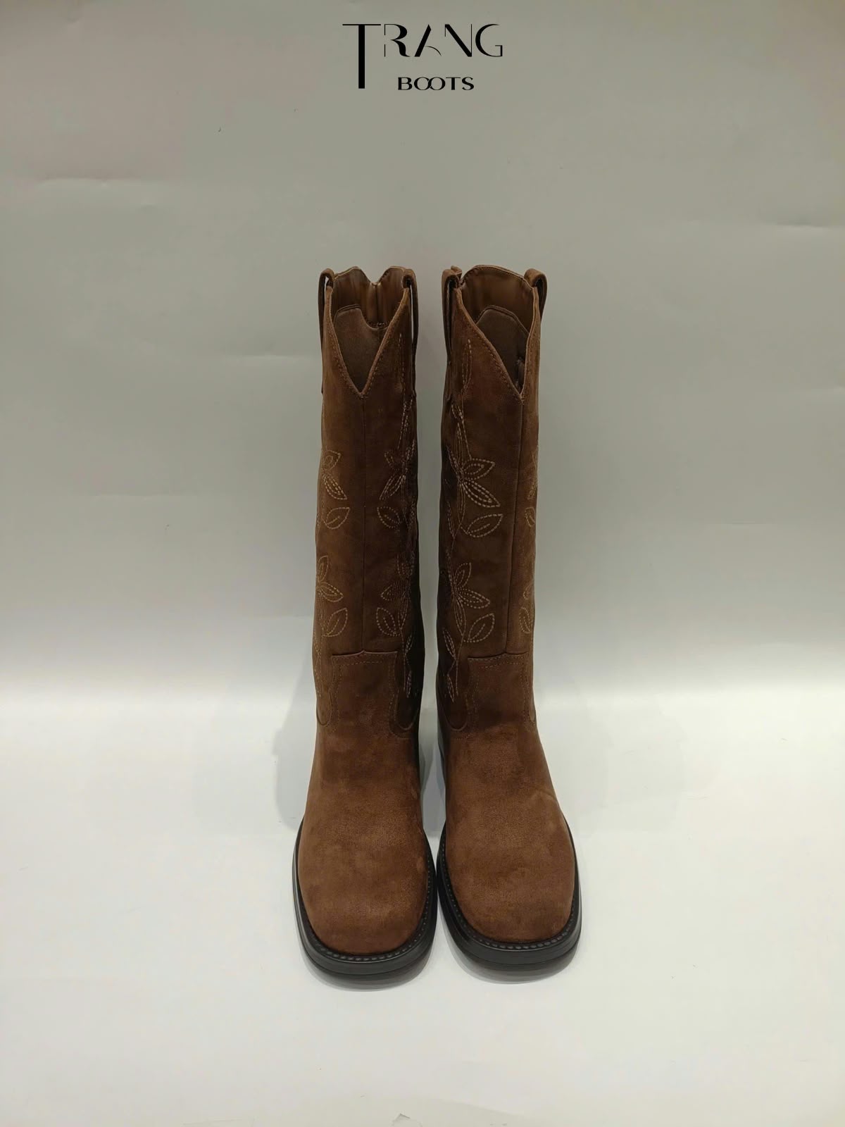 EMBROIDERED SUEDE KNEE-HIGH BOOTS LEFTIES - Boots Gối Da Lộn Nâu Thêu Hoa
