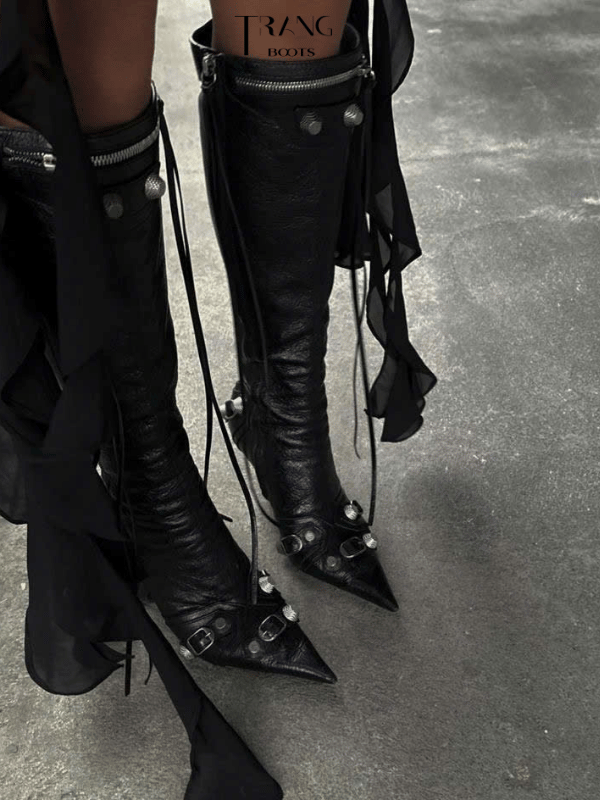 KNEE BOOTS MŨI NHỌN HOA TIET