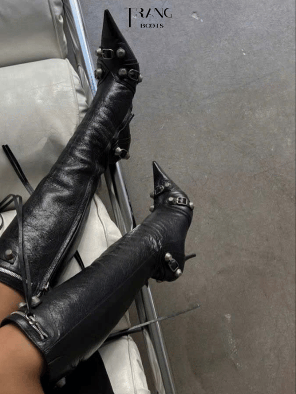 KNEE BOOTS MŨI NHỌN HOA TIET