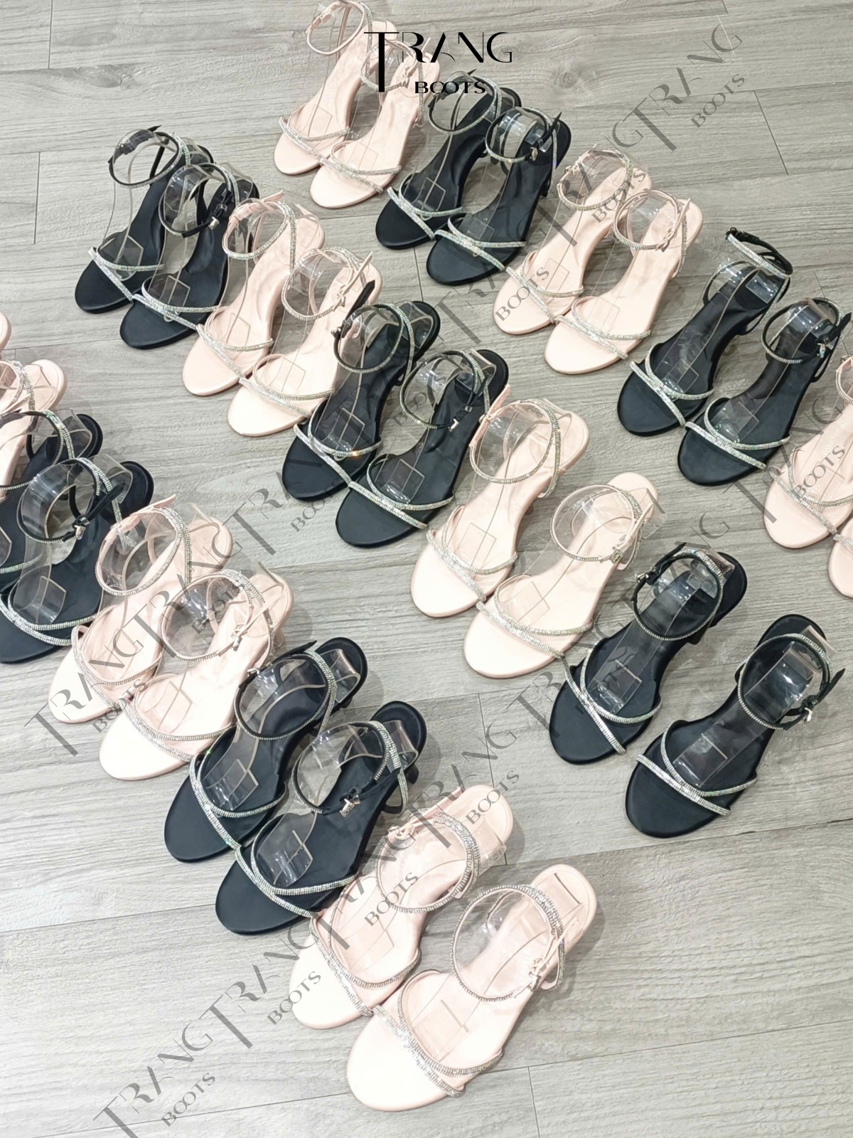 BLUSH - LADY ÉLAN CAO GÓT QUAI CỔ CHÂN ĐÍNH ĐÁ 10CM