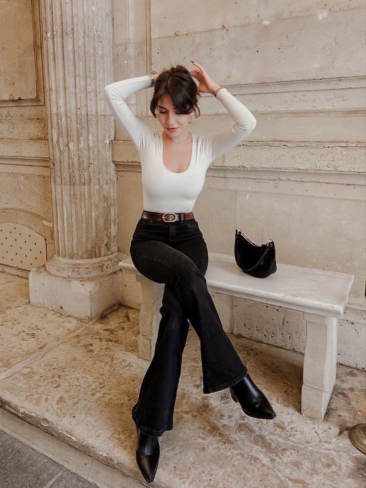 ANKLE BOOTS MŨI NHỌN DA MỜ MÀU ĐEN