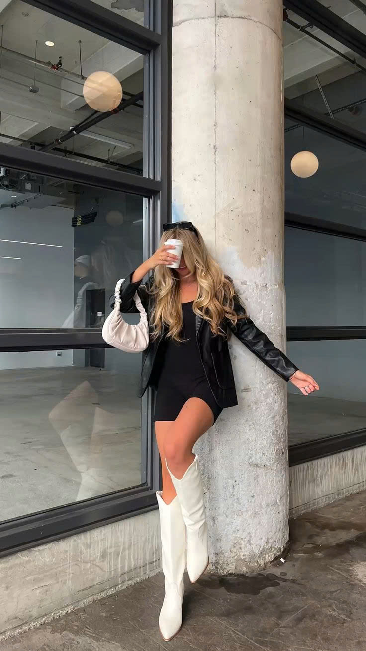 GIÀY BOOTS GỐI CAO BỒI CỔ CHỮ V