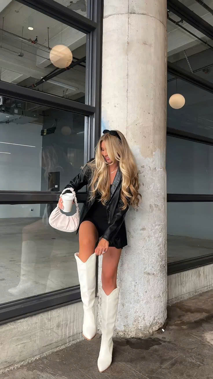 GIÀY BOOTS GỐI CAO BỒI CỔ CHỮ V