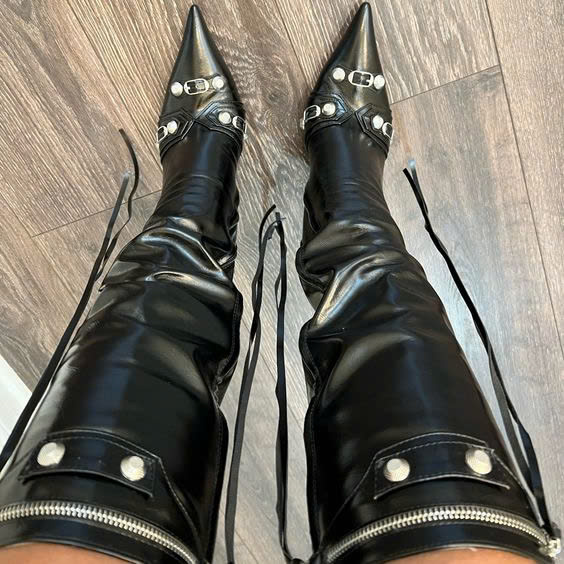 KNEE BOOTS MŨI NHỌN ĐÍNH ĐÁ CÁ TÍNH MÀU ĐEN