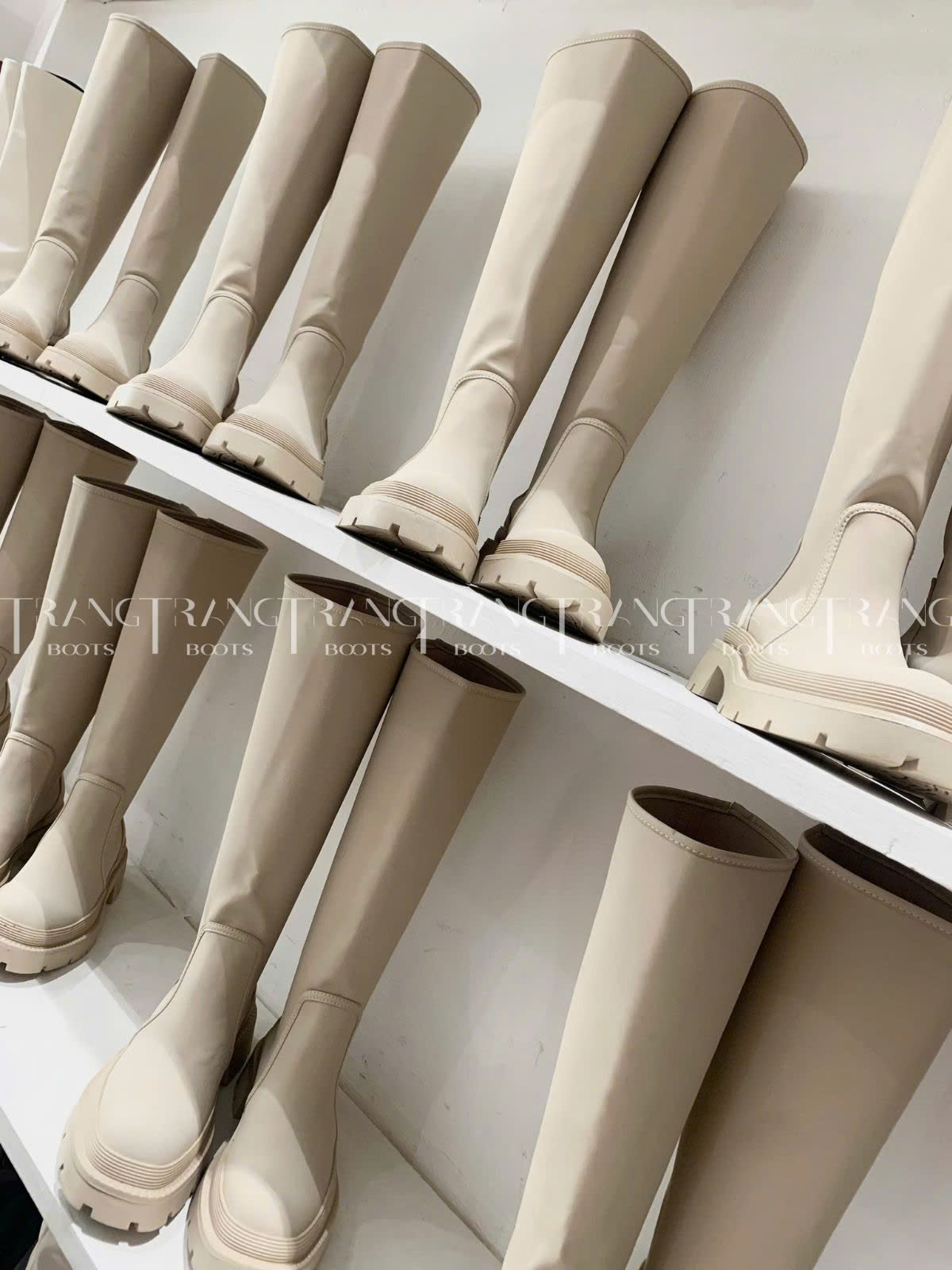 RUBBERISED BOOTS - BOOTS ỦNG GỐI THỜI TRANG CAO SU