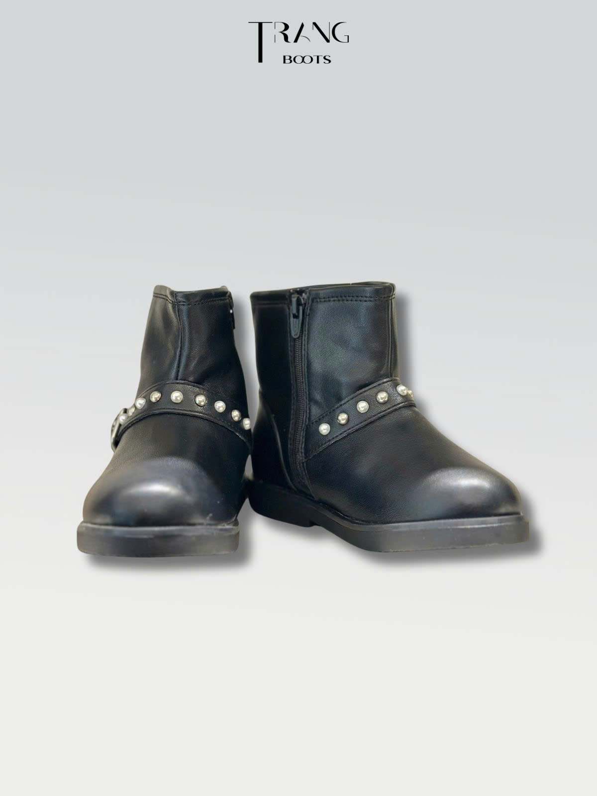 BOOTS TRẺ EM CỔ NGẮN ĐÍNH HỌA TIẾT KHÓA