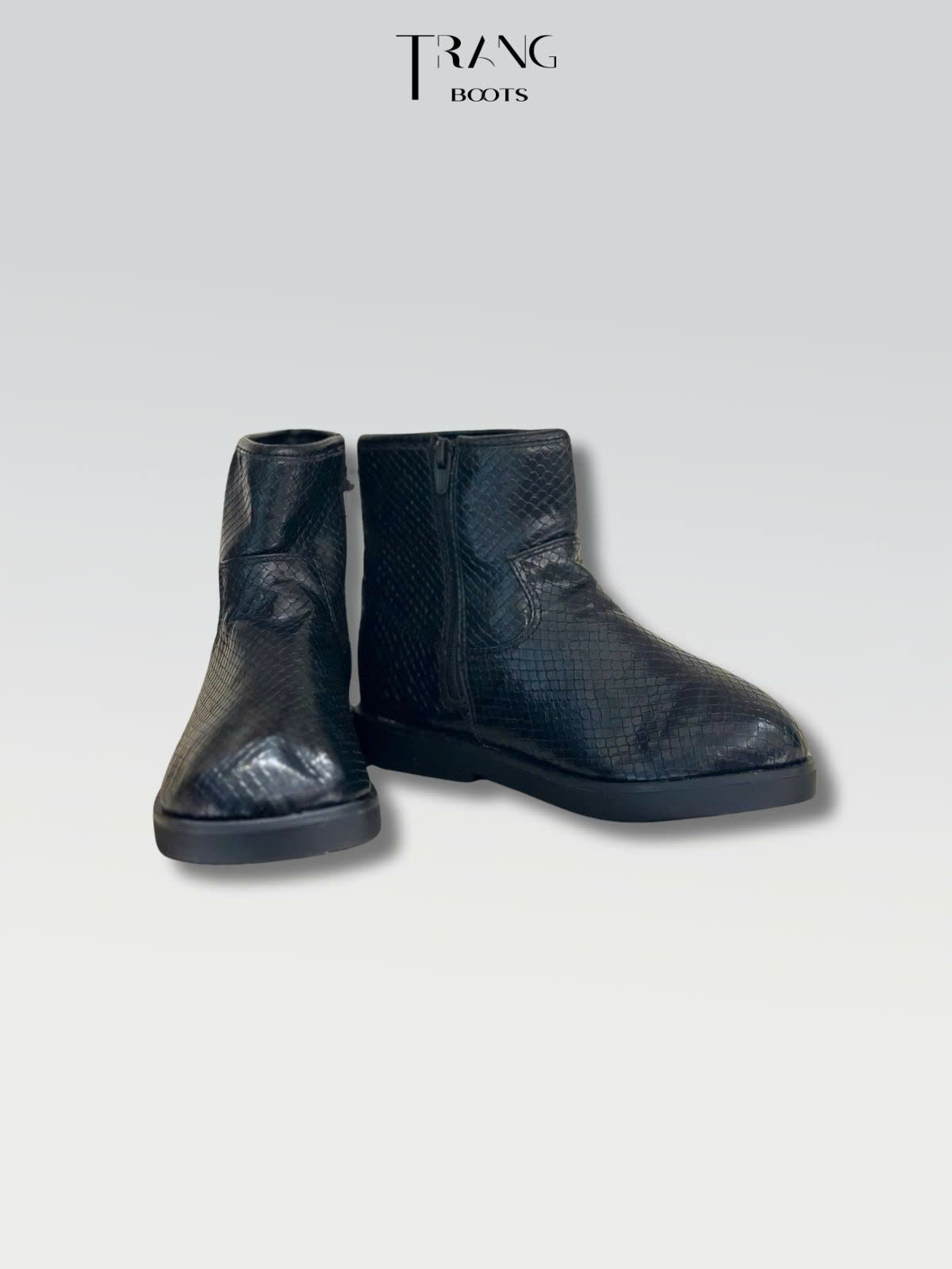 BOOTS TRẺ EM CỔ NGẮN VÂN DA RẮN