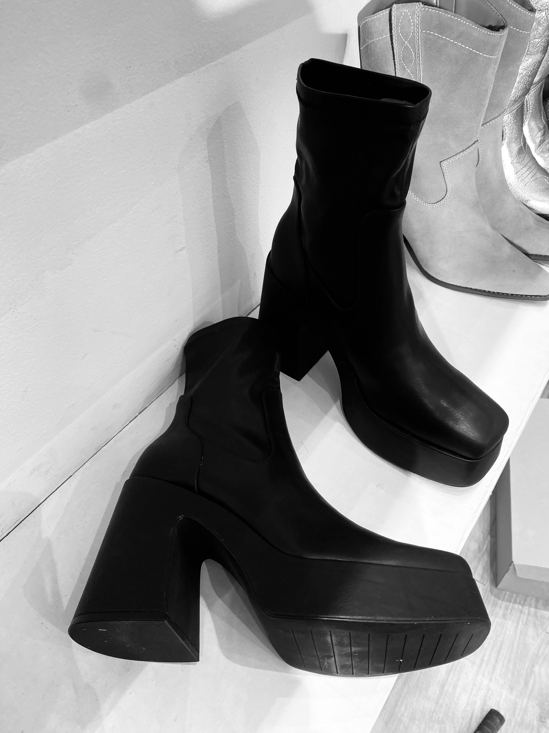 PLATFORM ANKLE BOOTS PULL&BEAR ĐẾ ĐÚP