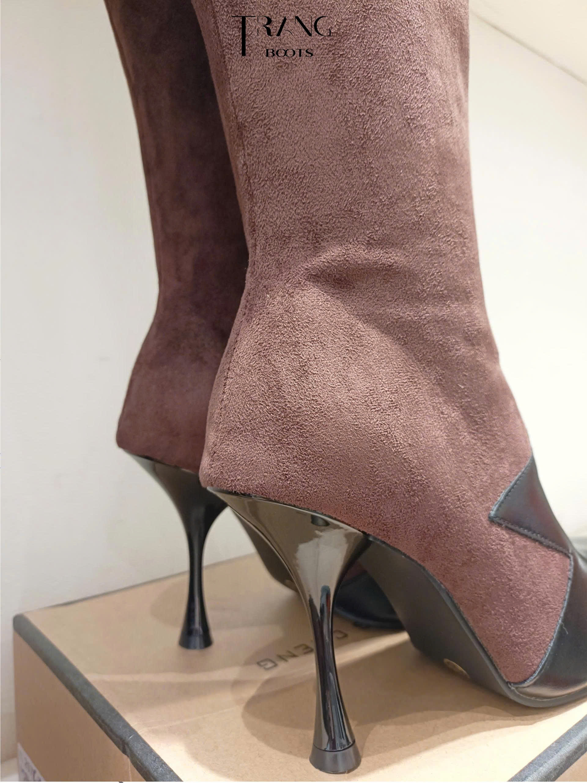 KNEE BOOTS GÓT NHỌN MŨI NGÔI SAO