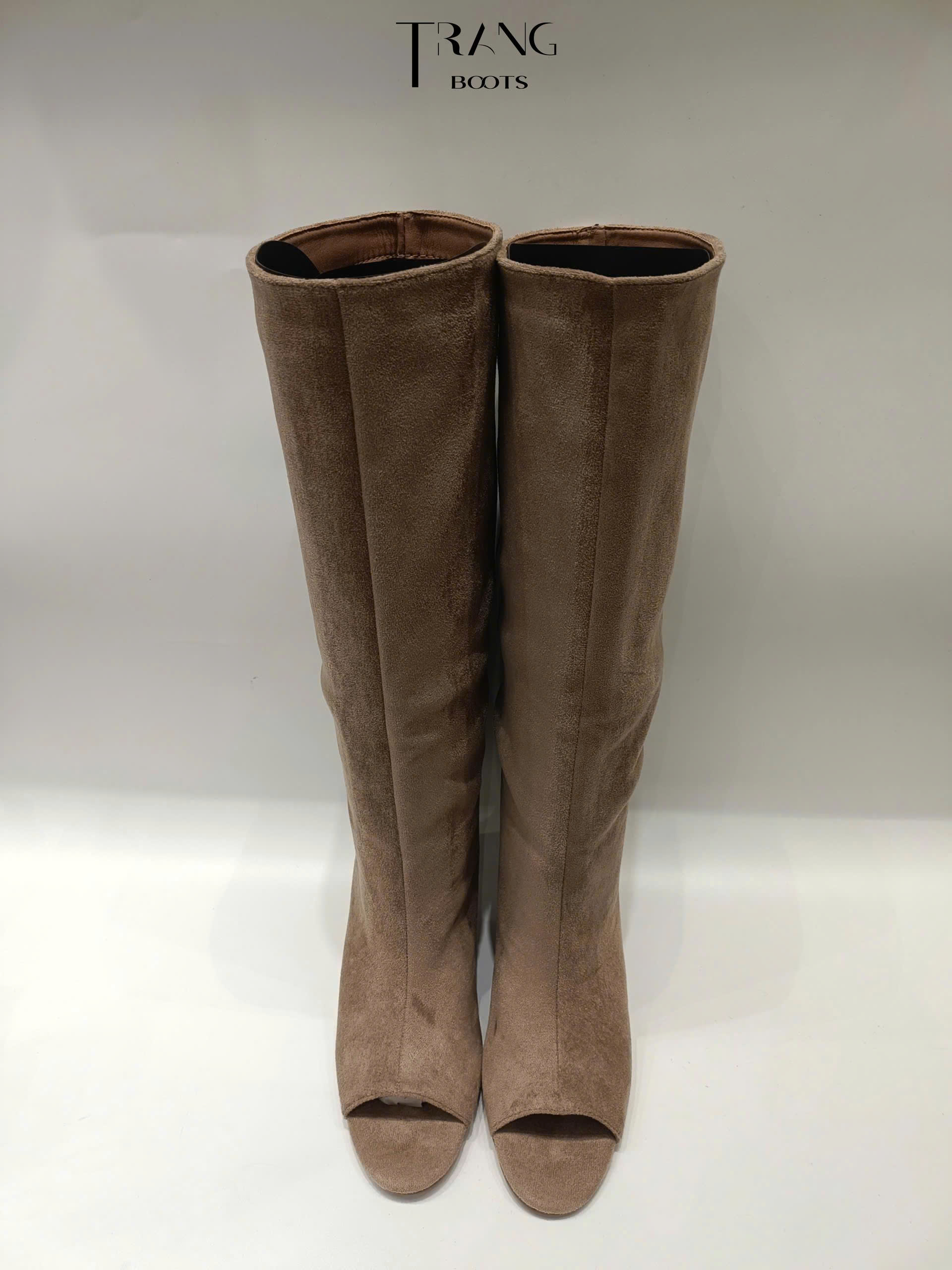 KNEE BOOTS DA LỘN HỞ MŨI GÓT KHUYẾT