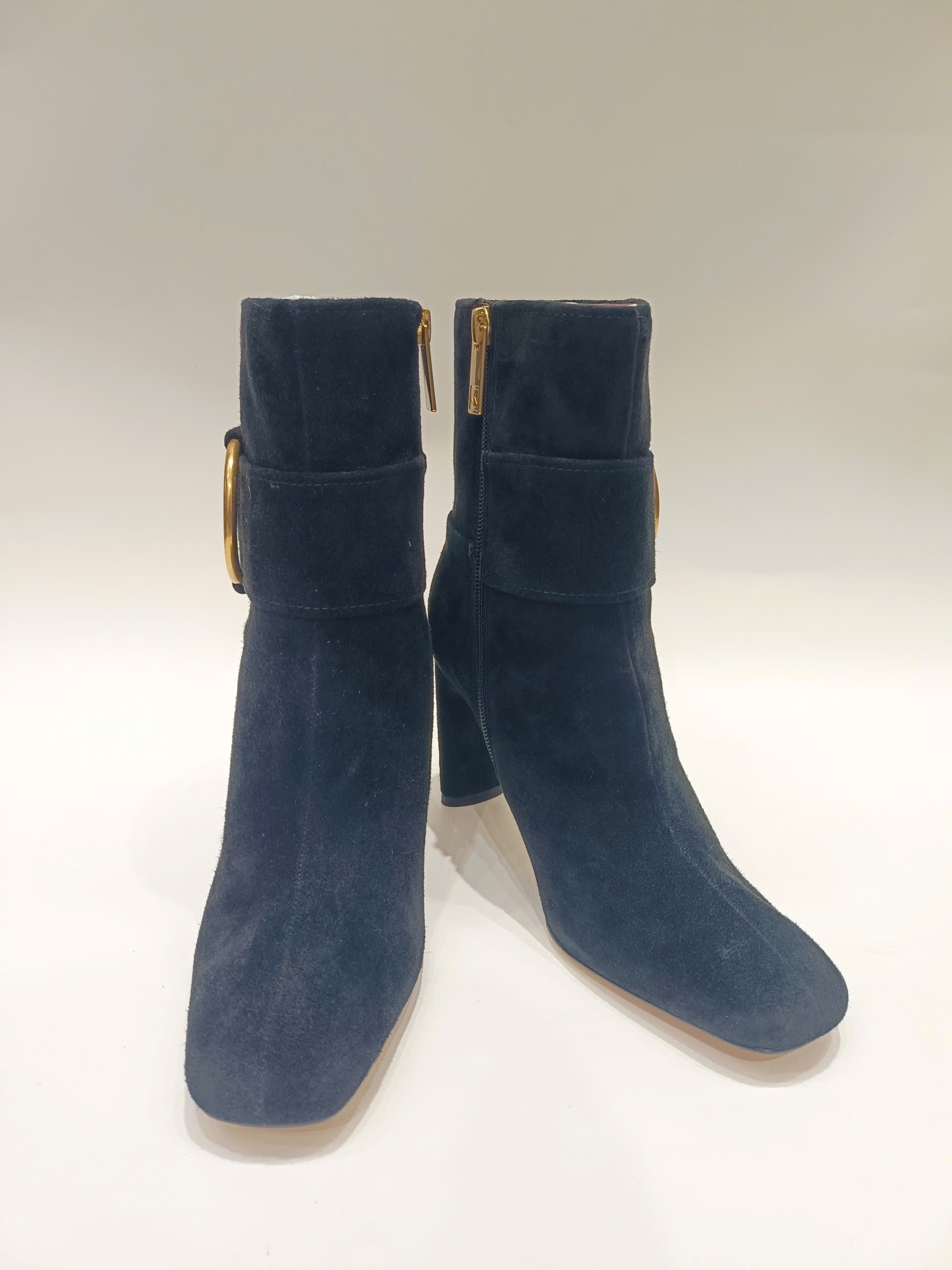 SARTO BY FRANCO SARTO FLEXA ELIA O-RING HARDWARE SUEDE DRESS BOOTIES - BLACK - ANKLE BOOTS KHÓA VÒNG ĐEN