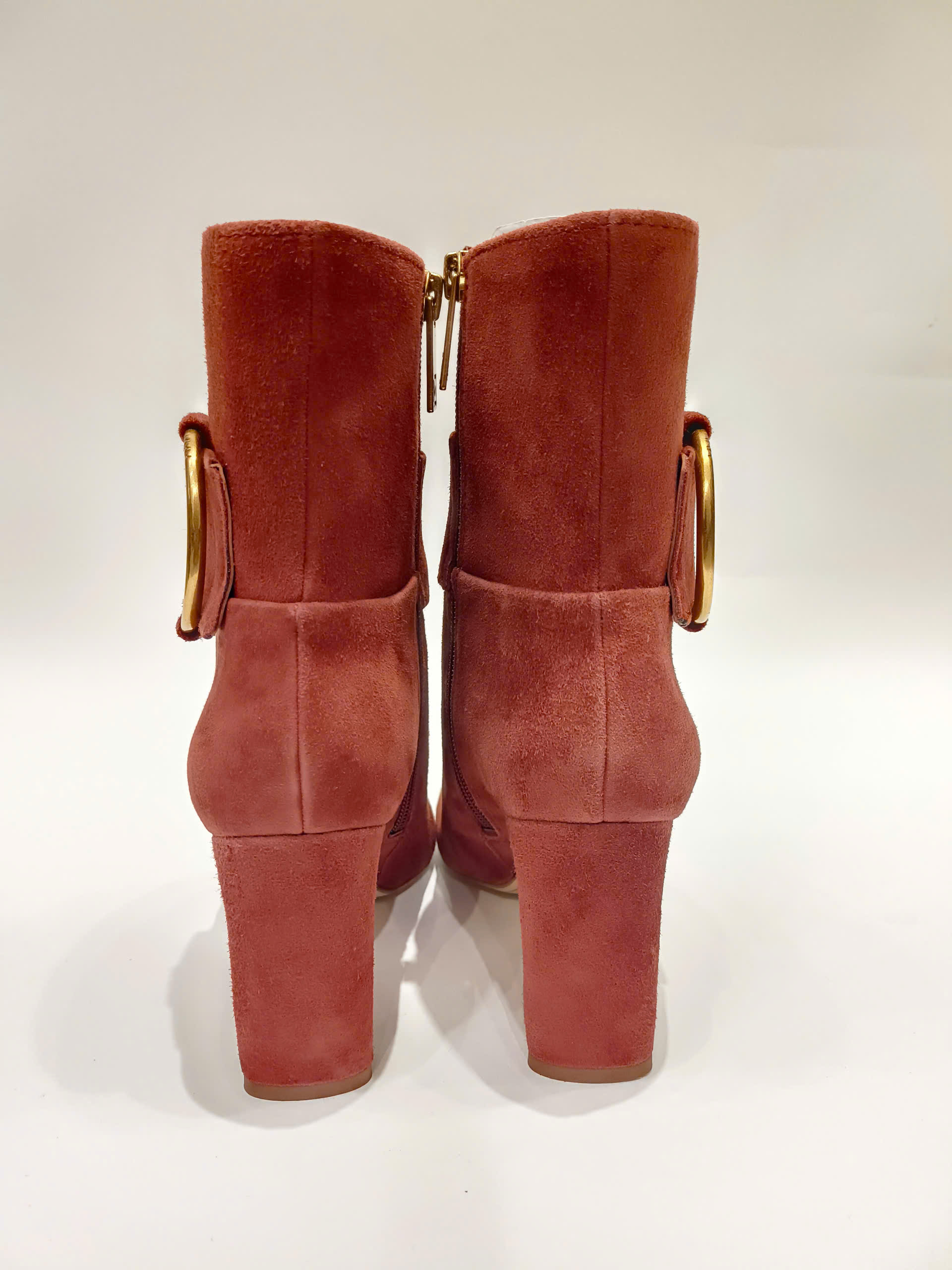 SARTO BY FRANCO SARTO FLEXA ELIA O-RING HARDWARE SUEDE DRESS BOOTIES - BRICK RED- ANKLE BOOTS KHÓA VÒNG ĐỎ GẠCH