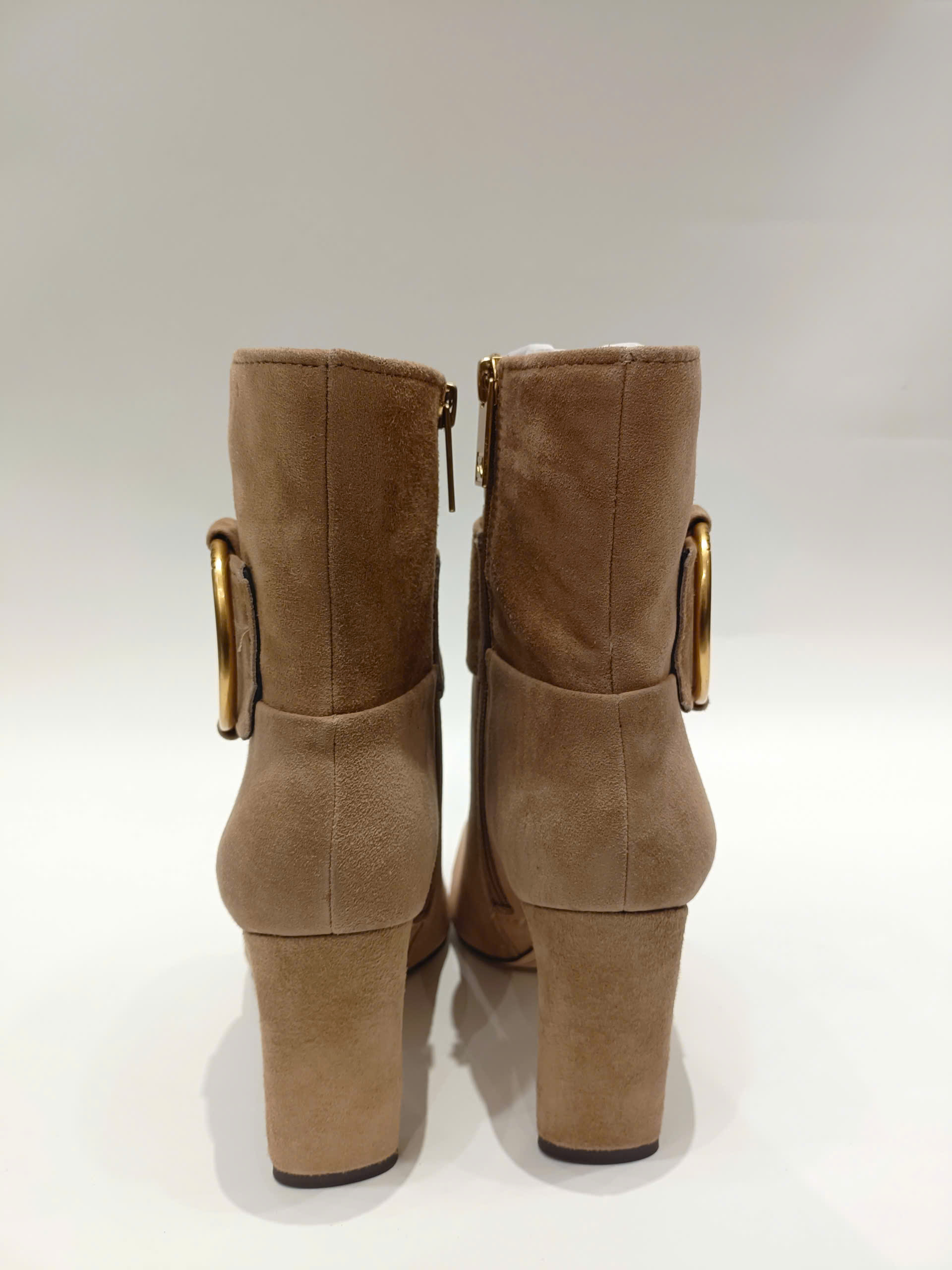 SARTO BY FRANCO SARTO FLEXA ELIA O-RING HARDWARE SUEDE DRESS BOOTIES - CAMEL - ANKLE BOOTS KHÓA VÒNG NUDE