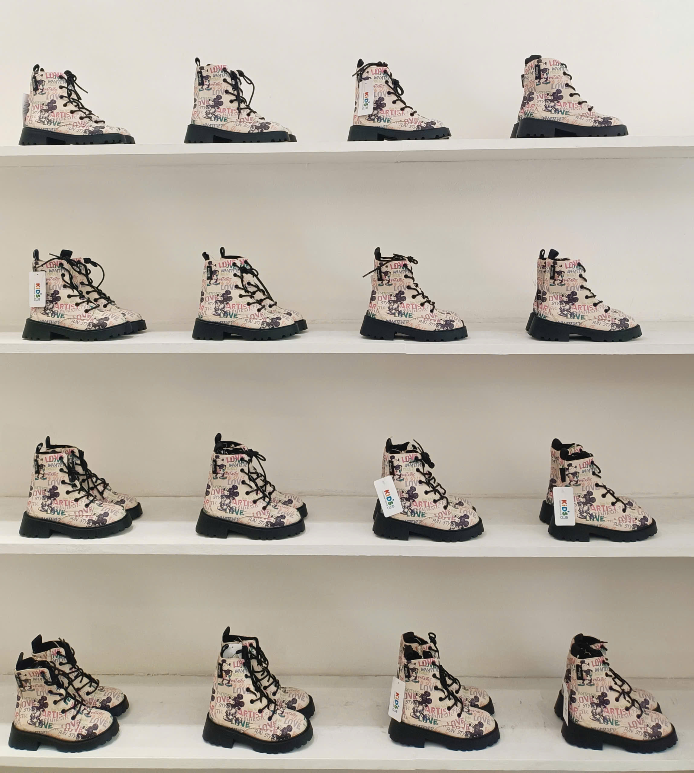 CHELSEA BOOTS THẮT DÂY MICKEY