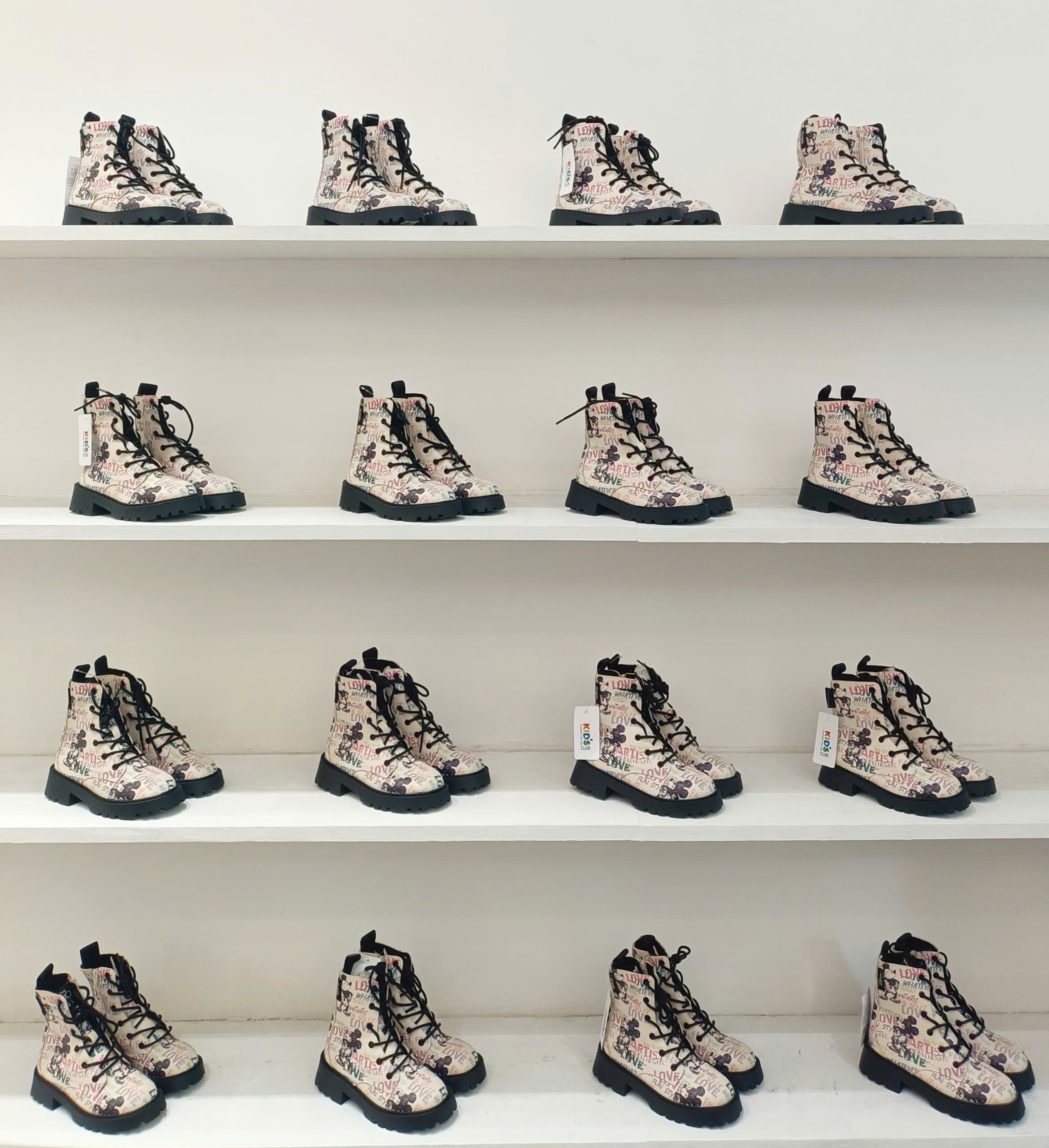 CHELSEA BOOTS THẮT DÂY MICKEY