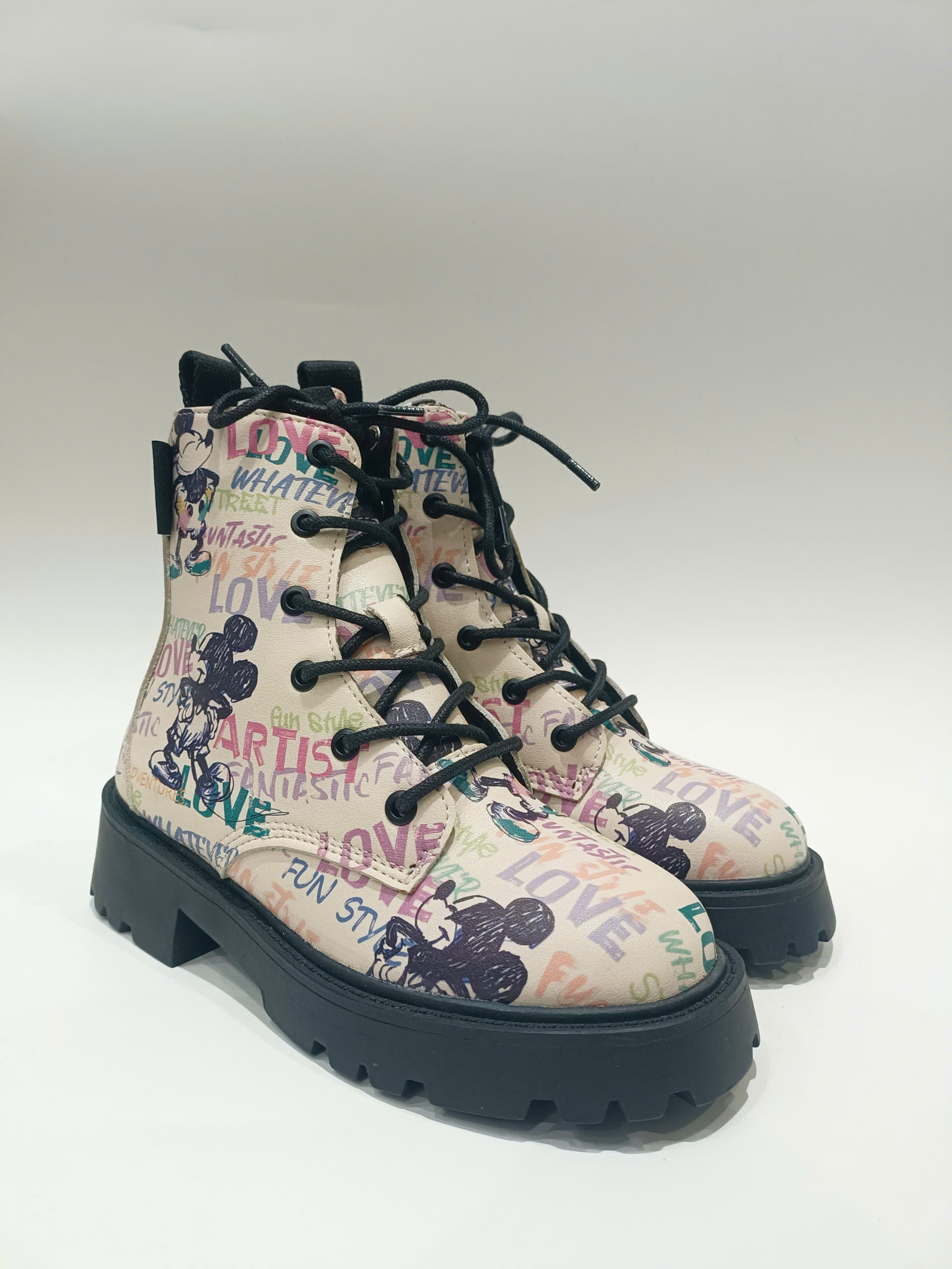 CHELSEA BOOTS THẮT DÂY MICKEY