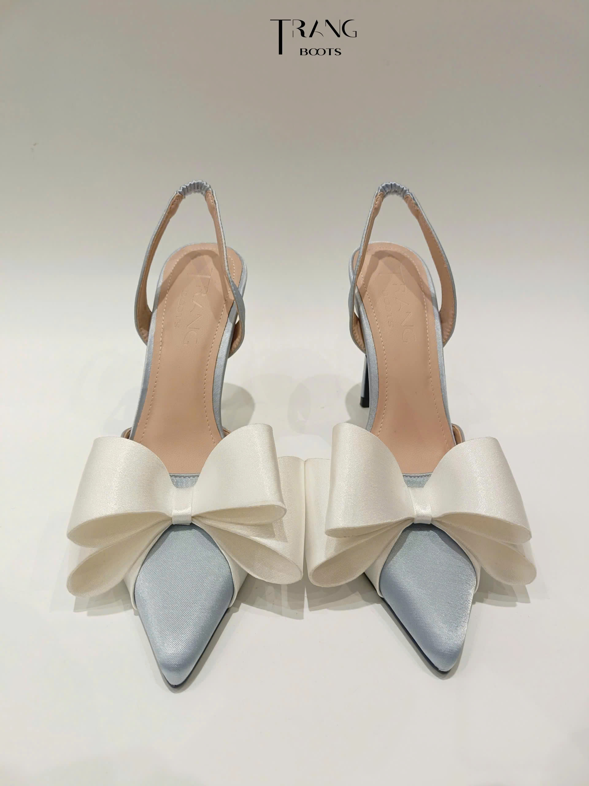 GIÀY CAO GÓT LISA MŨI NHỌN LIGHT GREY PHỐI NƠ TRẮNG SANG TRỌNG PHIÊN BẢN 4.0