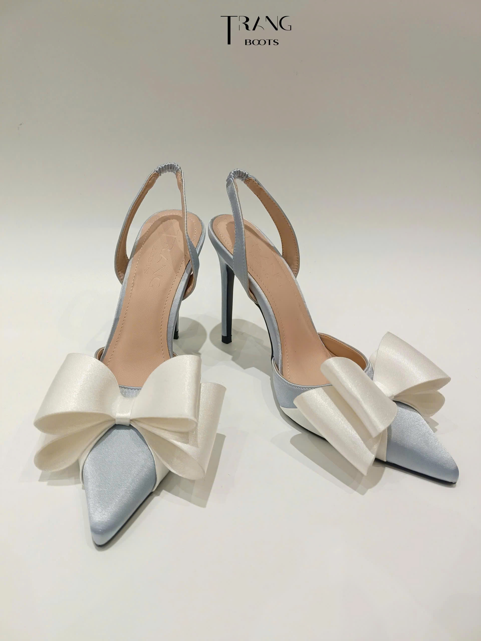 GIÀY CAO GÓT LISA MŨI NHỌN LIGHT GREY PHỐI NƠ TRẮNG SANG TRỌNG PHIÊN BẢN 4.0