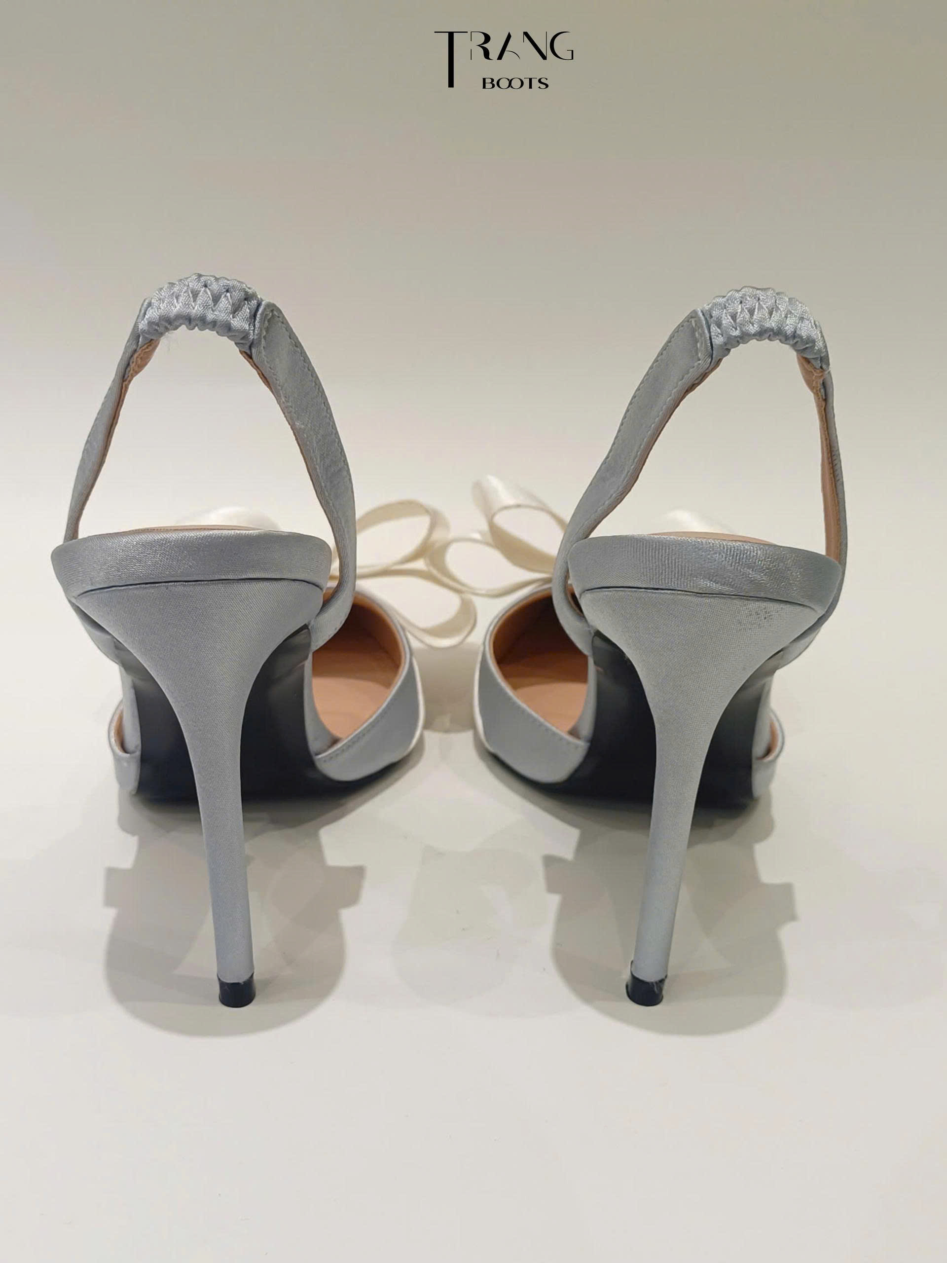 GIÀY CAO GÓT LISA MŨI NHỌN LIGHT GREY PHỐI NƠ TRẮNG SANG TRỌNG PHIÊN BẢN 4.0