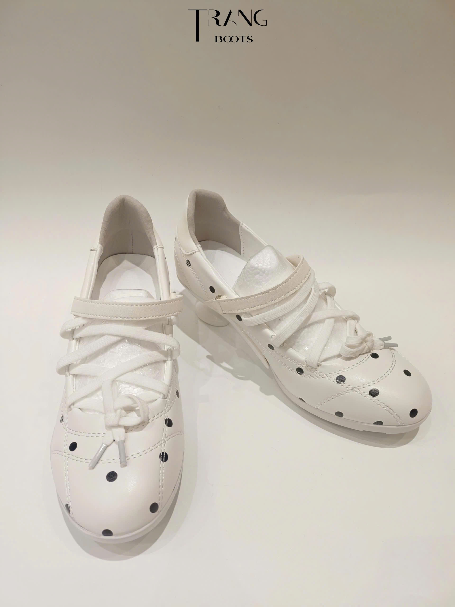 VELOCITY BOW - Élan Racing Muse Mary Jane chấm bi French chic – mũi tròn có quai, phong cách ballet trẻ trung, gót điêu khắc thời thượng.