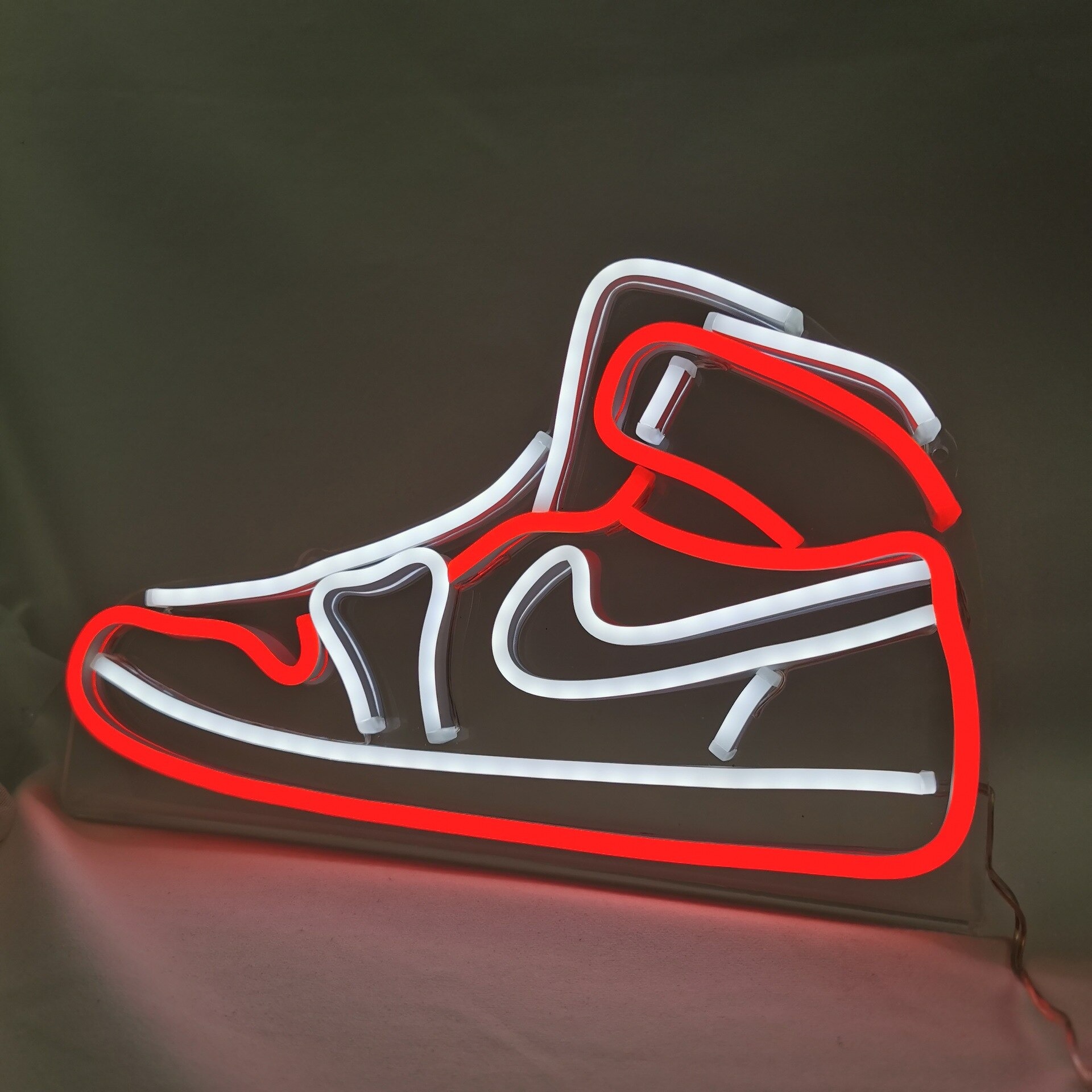 Đèn Trang Trí Led Neon Giày Sneaker Nike Jordan Màu Đỏ Trắng
