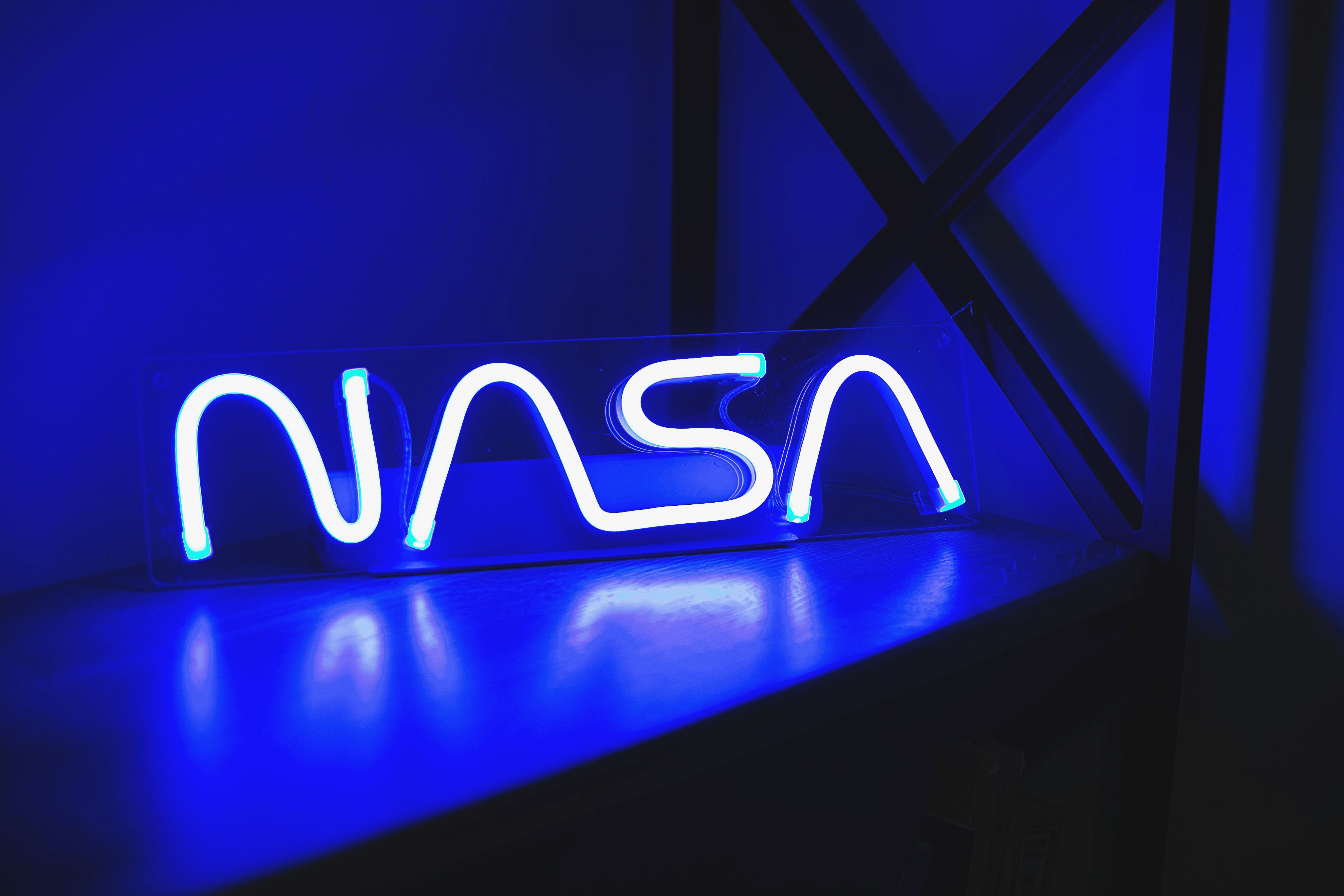 Đèn Led Neon Trang Trí Phòng Chữ NASA 