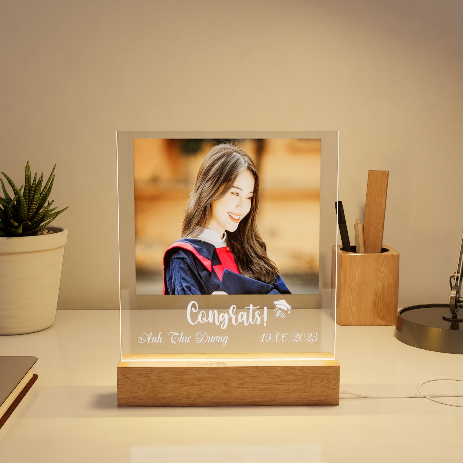 Đèn Led 3D In Hình Theo Yêu Cầu -  Quà Tặng Tốt Nghiệp 