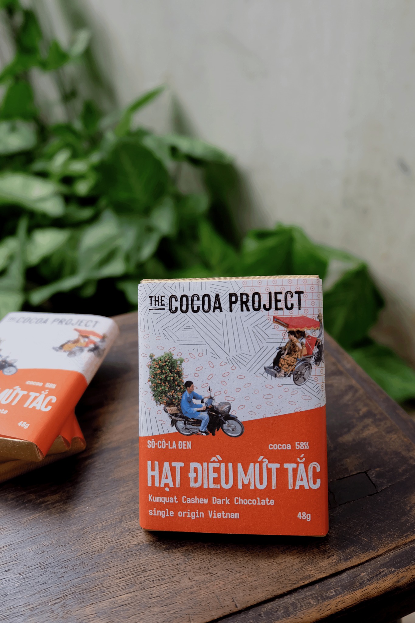 Sô-cô-la Đen Hạt Điều Mứt Tắc​ 48g