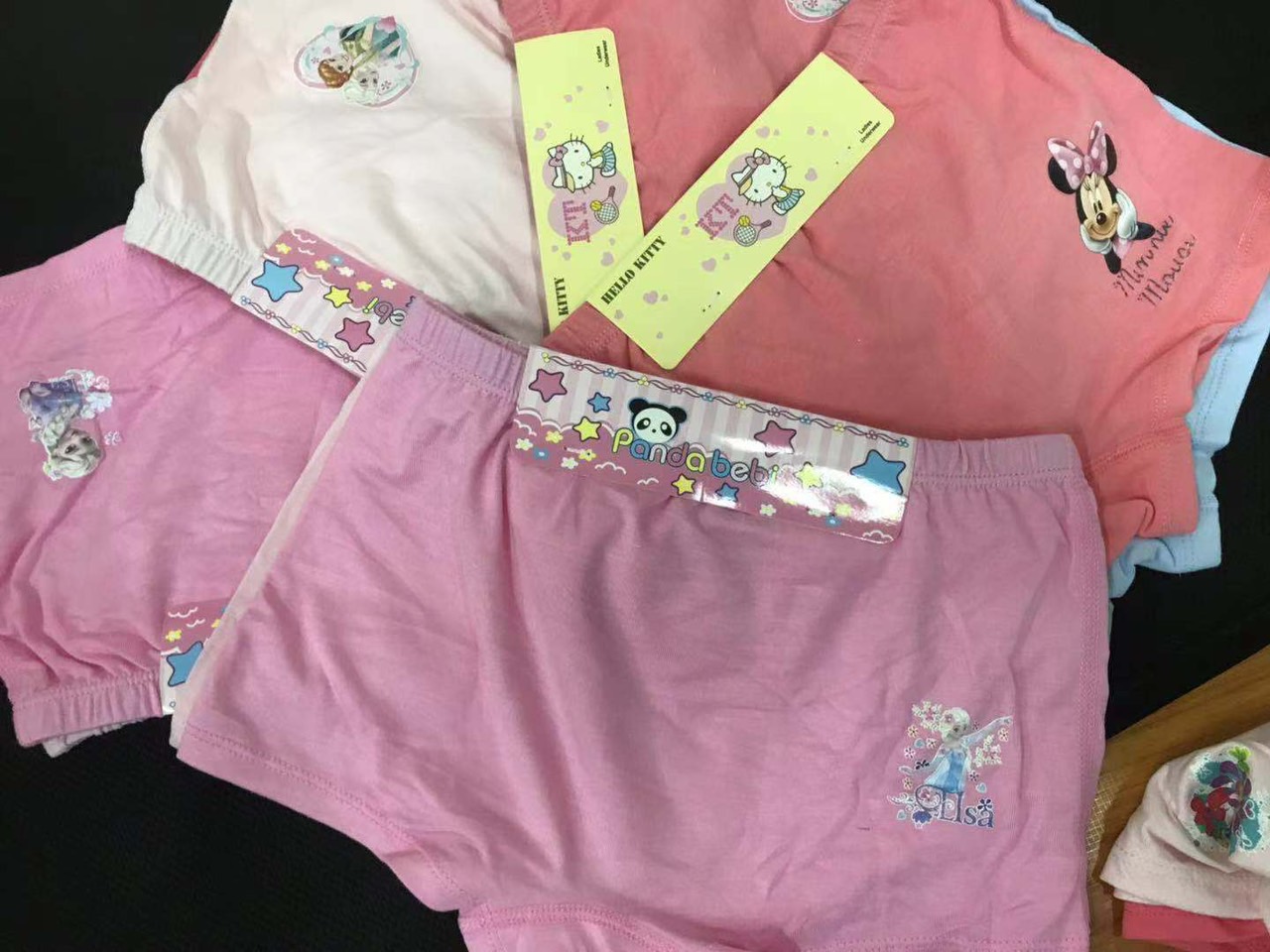 QUẦN LÓT COTTON ĐÙI BÉ GÁI HELLO KITTY