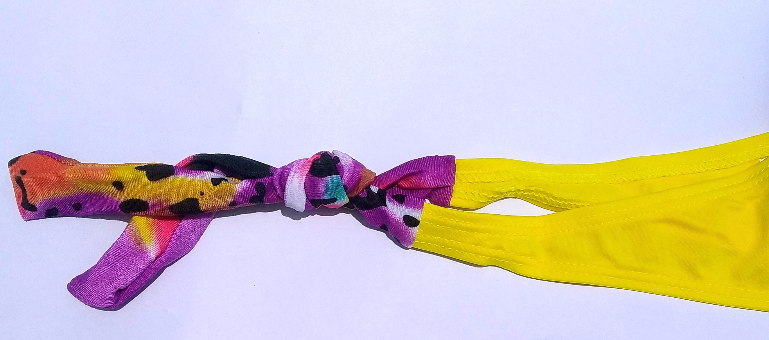 BỘ ĐỒ BƠI SẶC SỠ KÈM KHĂN CHOÀNG