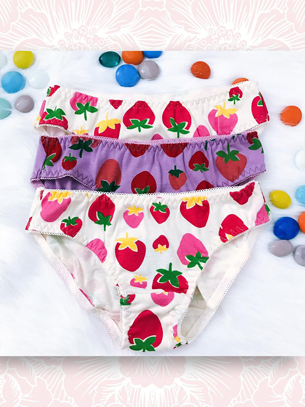 QUẦN CHIP BÉ GÁI HÌNH QUẢ DÂU SET 3 CÁI