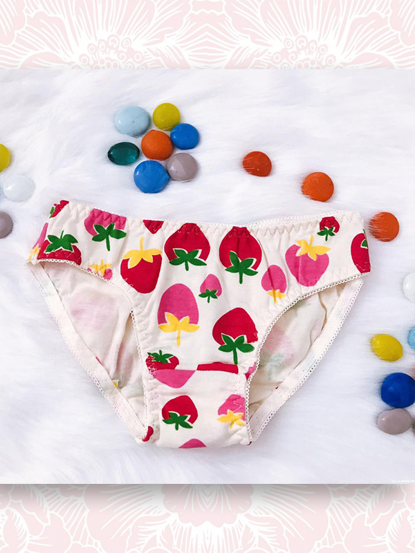 QUẦN CHIP BÉ GÁI HÌNH QUẢ DÂU SET 3 CÁI