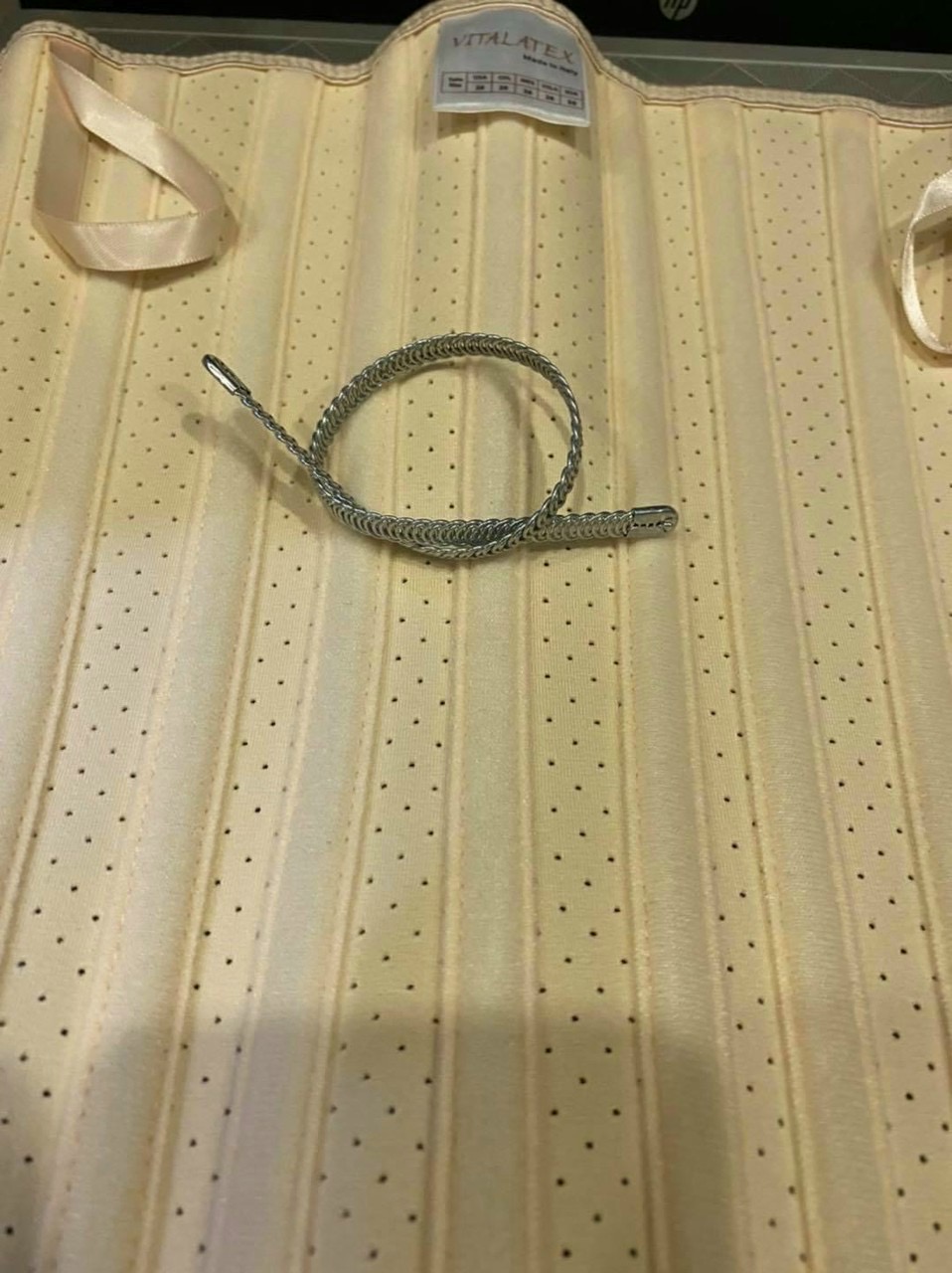 ĐAI NỊT BỤNG THÔNG HƠI CÀI TRƯỚC VITA LATEX