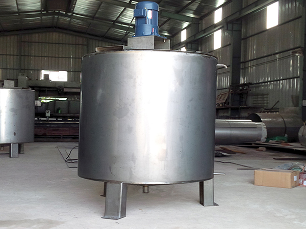 Nên sử dụng bình chứa hóa chất inox hay bình chứa hóa chất nhựa? - Địa chỉ gia công bồn chứa hóa chất inox uy tín