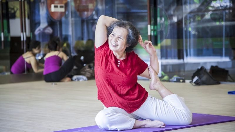 Yoga là bài tập rất tốt cho người bị thoát vị đĩa đệm
