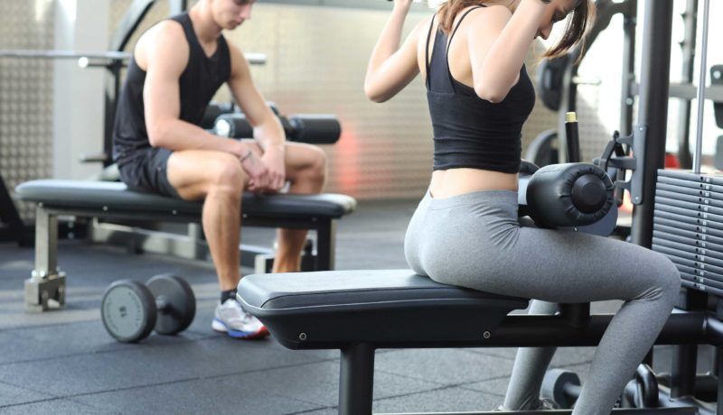 Người bị thoát vị đĩa đệm tránh tập gym