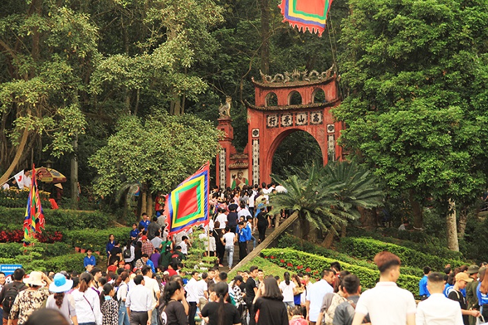 DU XUÂN ĐỀN HÙNG – CHÙA MÍA - 1 NGÀY