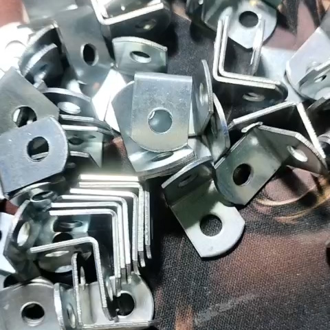 Pát góc ke góc 2 lỗ kết nối gỗ, ván, nhôm, sắt..... 1F5