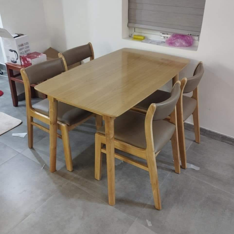 Bộ bàn ăn Bella 1m2 + 4 ghế