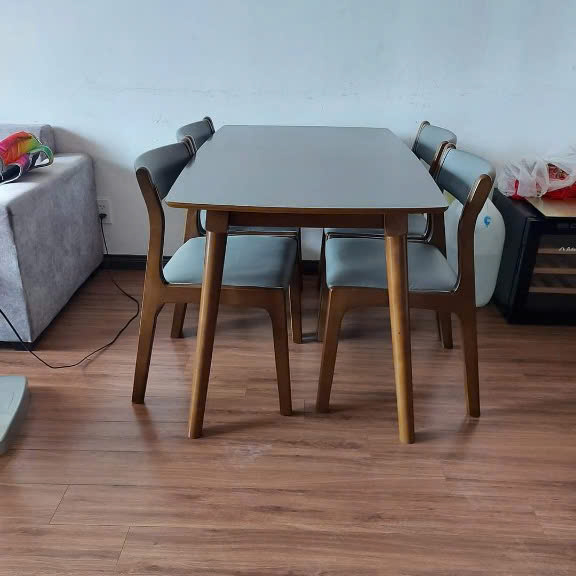 Bộ bàn ăn Bella 1m2 + 4 ghế