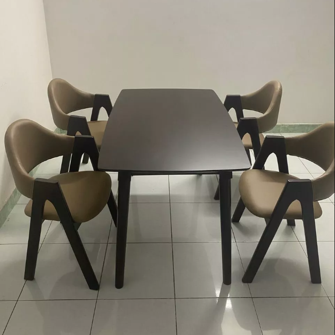 Bộ bàn ăn Chữ A 1m2 + 4 ghế