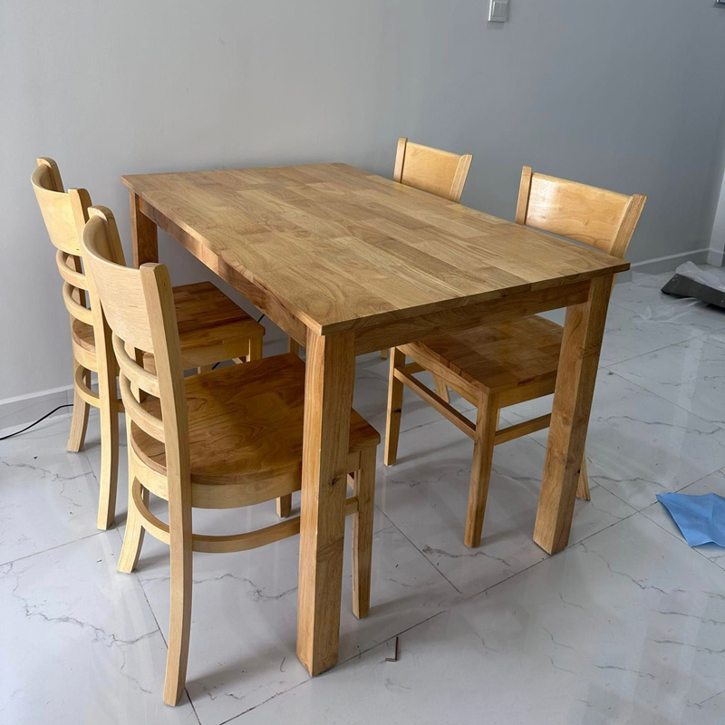 Bộ bàn ăn Cabin 1m2 + 4 ghế