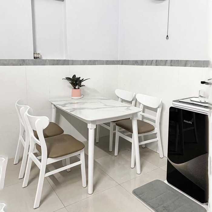 Bộ bàn ăn mặt giả vân đá + 4 ghế Mango