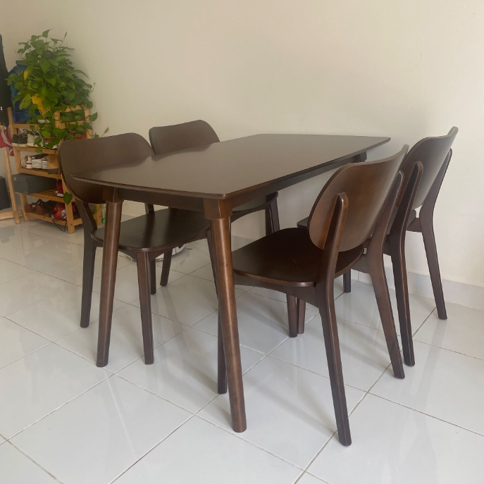 Bộ bàn ăn Venus 1m2 + 4 ghế