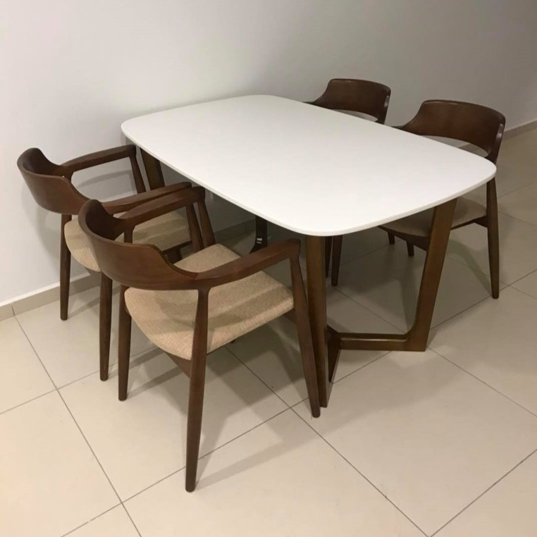 Bộ bàn Concorde mặt đá + 4 ghế Hiroshima