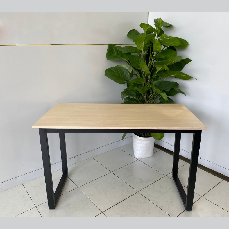 Bàn làm việc chân sắt chữ U