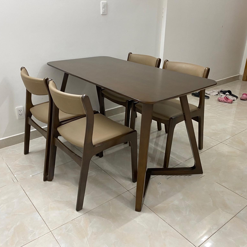 Bộ bàn ăn chân chữ V 1m2 + 4 ghế Bella