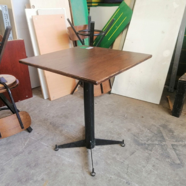 Bàn cafe chân chữ X